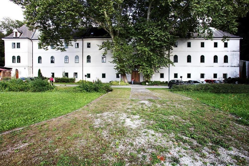 Historicky Putnicky Dom Hotel Marianka Exterior photo